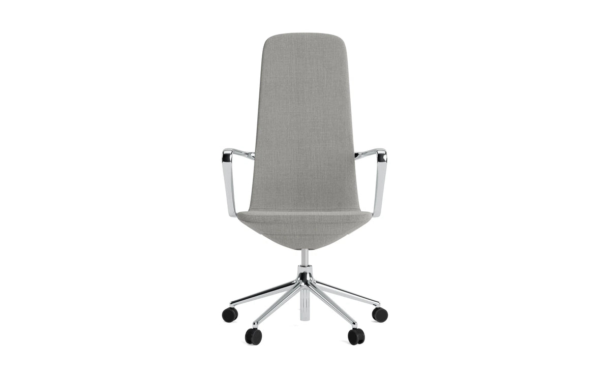 Off Armchair Hoch mit Drehgestell und Rollen Gaslift Aluminium Remix in Remix 133 präsentiert im Onlineshop von KAQTU Design AG. Bürostuhl ist von Normann Copenhagen