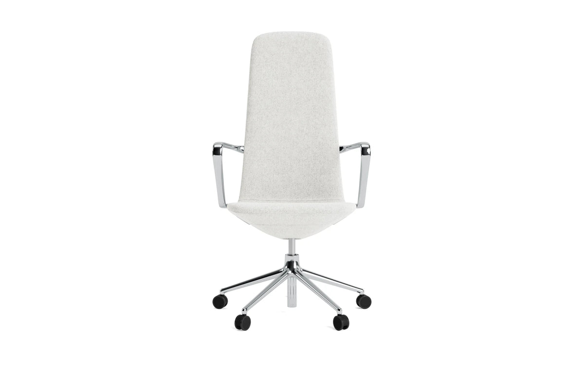Off Armchair Hoch mit Drehgestell und Rollen Gaslift Aluminium Hallingdal in Hallingdal 110 präsentiert im Onlineshop von KAQTU Design AG. Bürostuhl ist von Normann Copenhagen