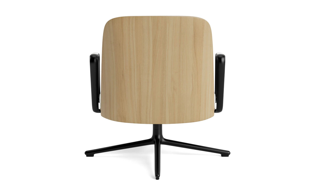 Pad Lounge-Sessel niedrig mit Drehgestell Schwarz Alu Eiche/Hallingdal in Hallingdal 110 präsentiert im Onlineshop von KAQTU Design AG. Drehsessel ist von Normann Copenhagen