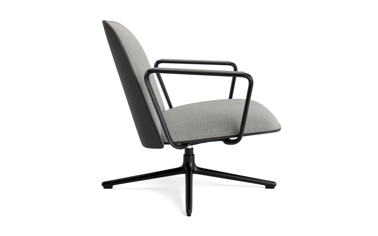 Pad Lounge-Sessel niedrig mit Drehgestell und Kippfunktion Schwarz Alu Schwarz/Remix in Remix 133 präsentiert im Onlineshop von KAQTU Design AG. Sessel ist von Normann Copenhagen
