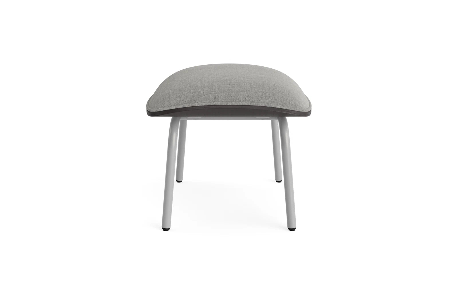 Pad Fusshocker grauem Stahl schwarz/Remix in Remix 133 präsentiert im Onlineshop von KAQTU Design AG. Ottoman ist von Normann Copenhagen