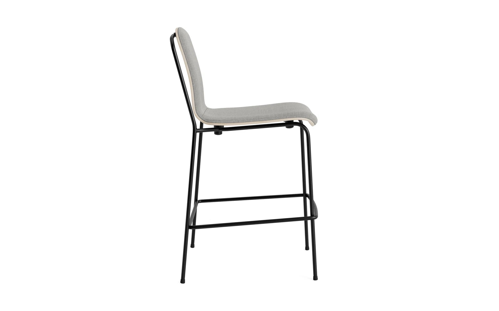 Studio Barstuhl 65 cm frontpolster schwarzes Stahl/ Hellgrau/ Remix in Remix 133 präsentiert im Onlineshop von KAQTU Design AG. Barstuhl ist von Normann Copenhagen