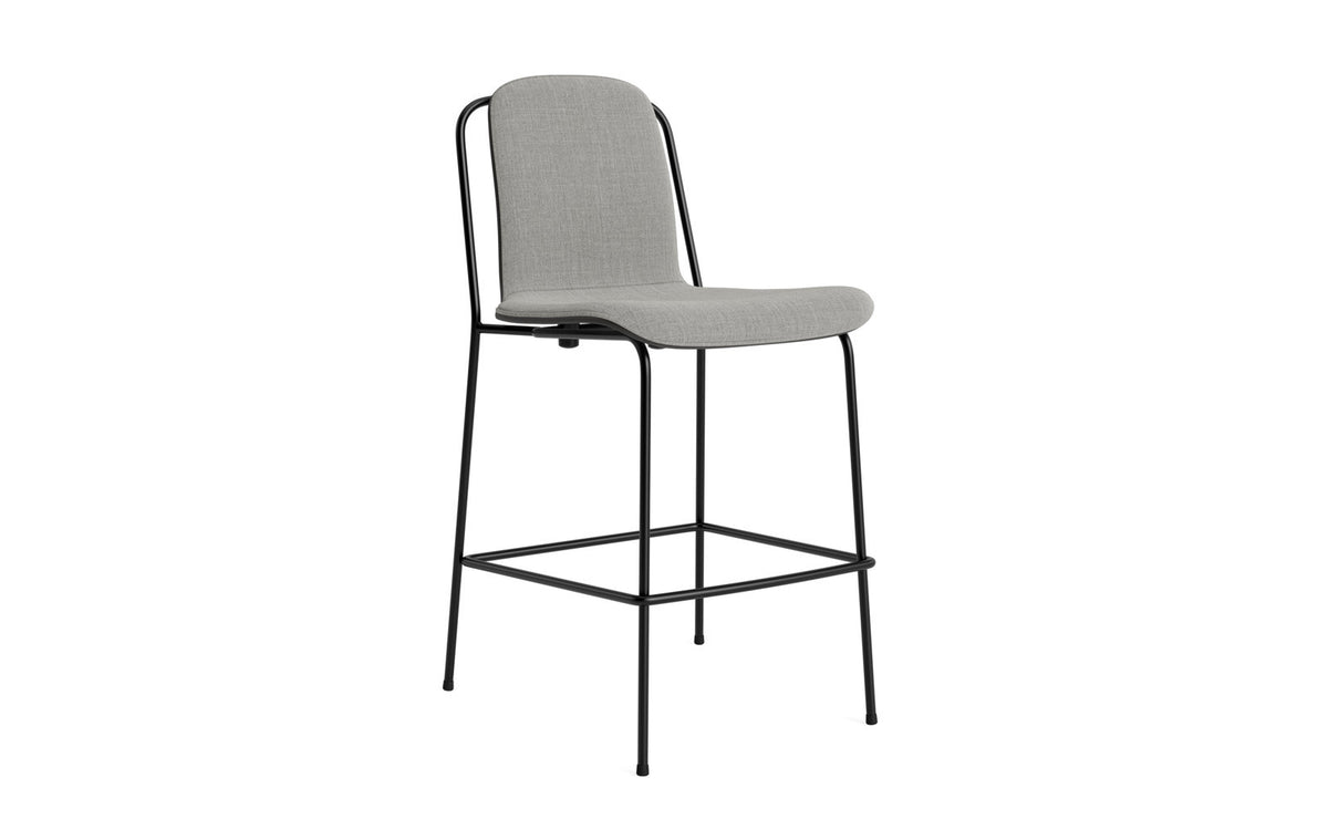 Studio Barstuhl 65 cm frontpolster schwarzes Stahl/ schwarz/ Remix in Remix 133 präsentiert im Onlineshop von KAQTU Design AG. Barstuhl ist von Normann Copenhagen
