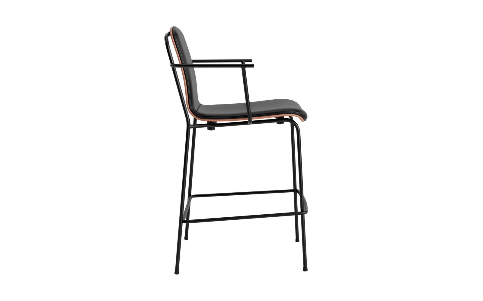 Studio Barstuhl 65 cm frontpolster schwarzes Stahl/ Braun/ Ultra in Ultra 41599 präsentiert im Onlineshop von KAQTU Design AG. Barstuhl ist von Normann Copenhagen