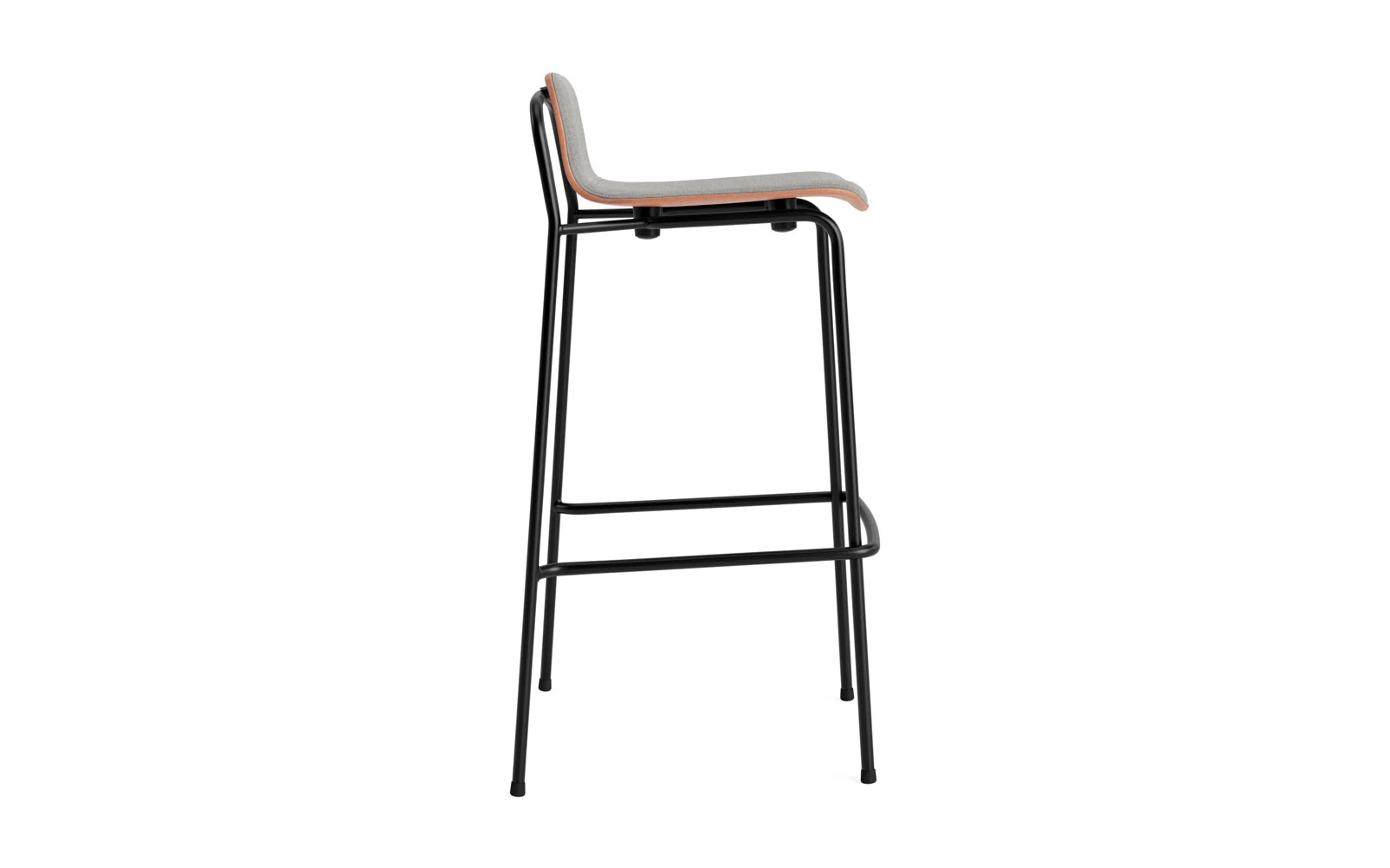 Studio Barstuhl 75 cm frontpolster schwarzes Stahl/ Braun/ Remix in Remix 133 präsentiert im Onlineshop von KAQTU Design AG. Barstuhl ist von Normann Copenhagen
