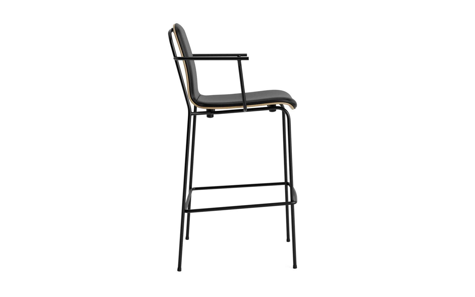 Studio Barstuhl mit Armlehne 75 cm frontpolster schwarzes Stahl/ Eiche/ Ultra in Ultra 41599 präsentiert im Onlineshop von KAQTU Design AG. Barstuhl ist von Normann Copenhagen