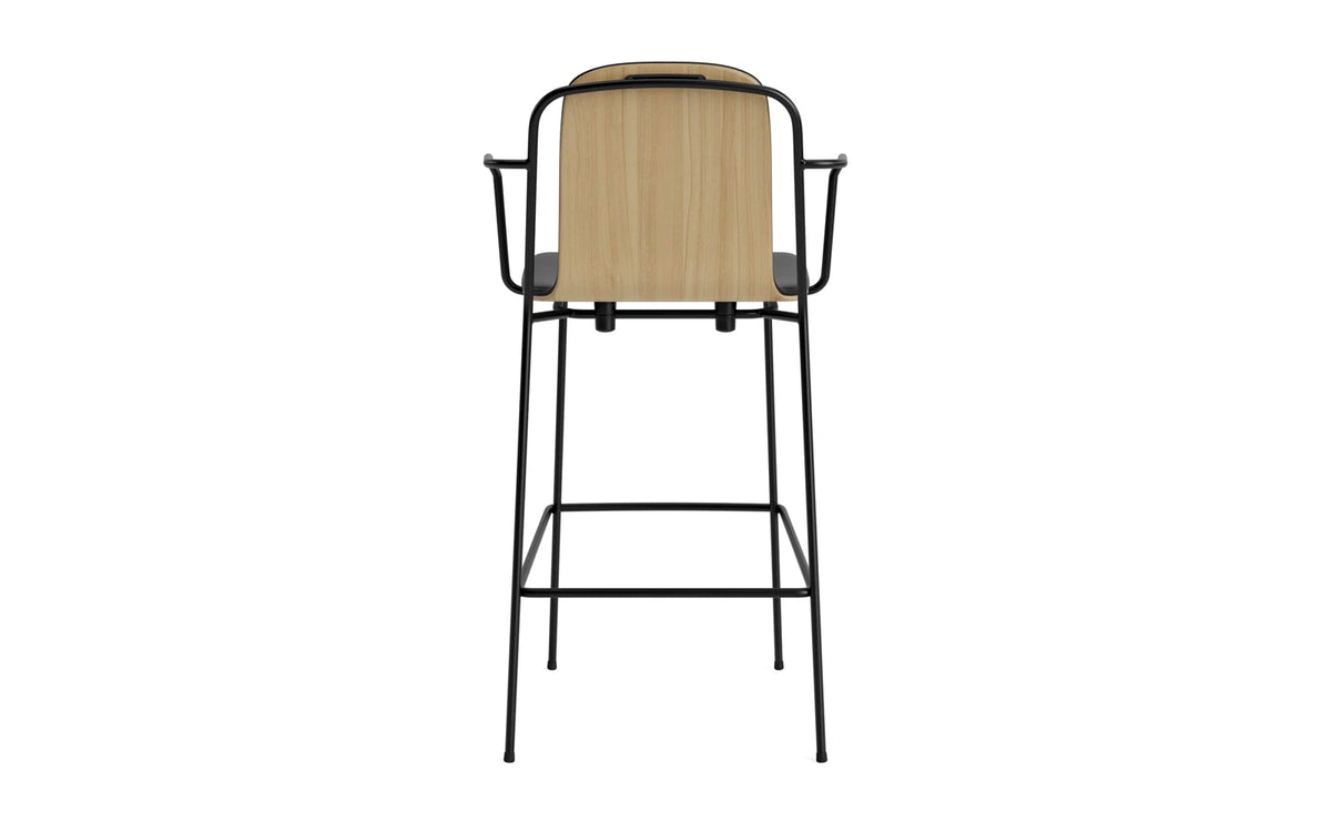 Studio Barstuhl mit Armlehne 75 cm frontpolster schwarzes Stahl/ Eiche/ Ultra in Ultra 41599 präsentiert im Onlineshop von KAQTU Design AG. Barstuhl ist von Normann Copenhagen