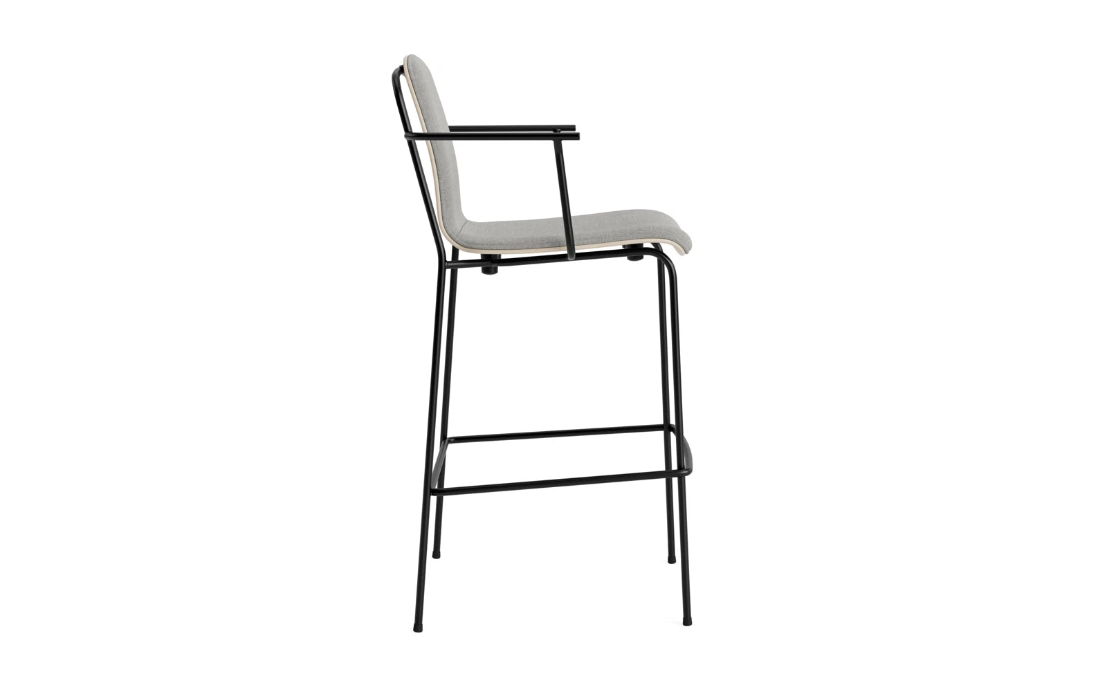 Studio Barstuhl mit Armlehne 75 cm frontpolster schwarzes Stahl/ Hellgrau/ Remix in Remix 133 präsentiert im Onlineshop von KAQTU Design AG. Barstuhl ist von Normann Copenhagen