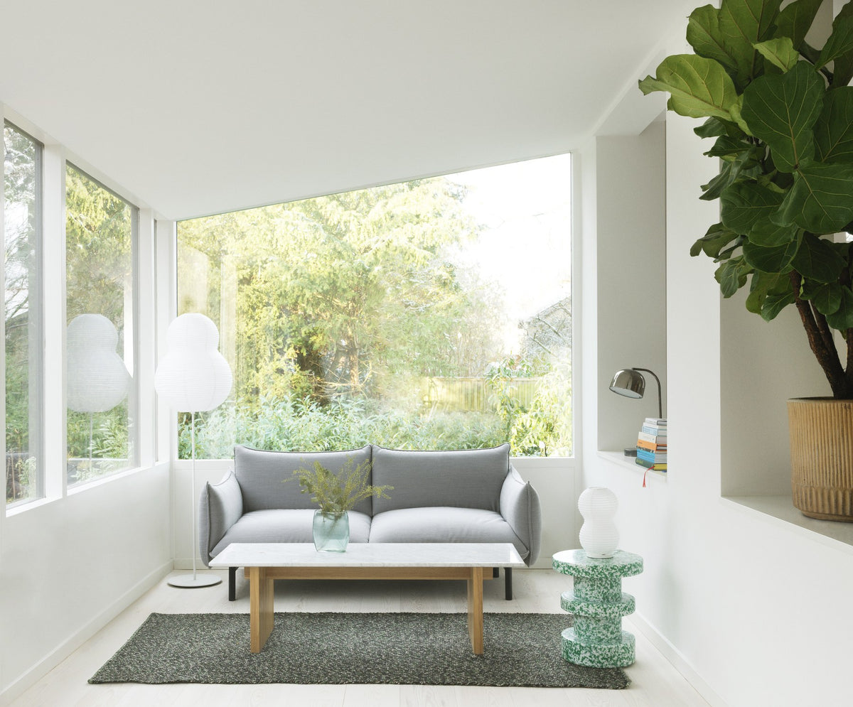 Ark modulares 2-Sitzer Sofa von Normann Copenhagen in Hellblau, gepolstert mit geschwungenen Kissenformen auf Stahlbeinen.
