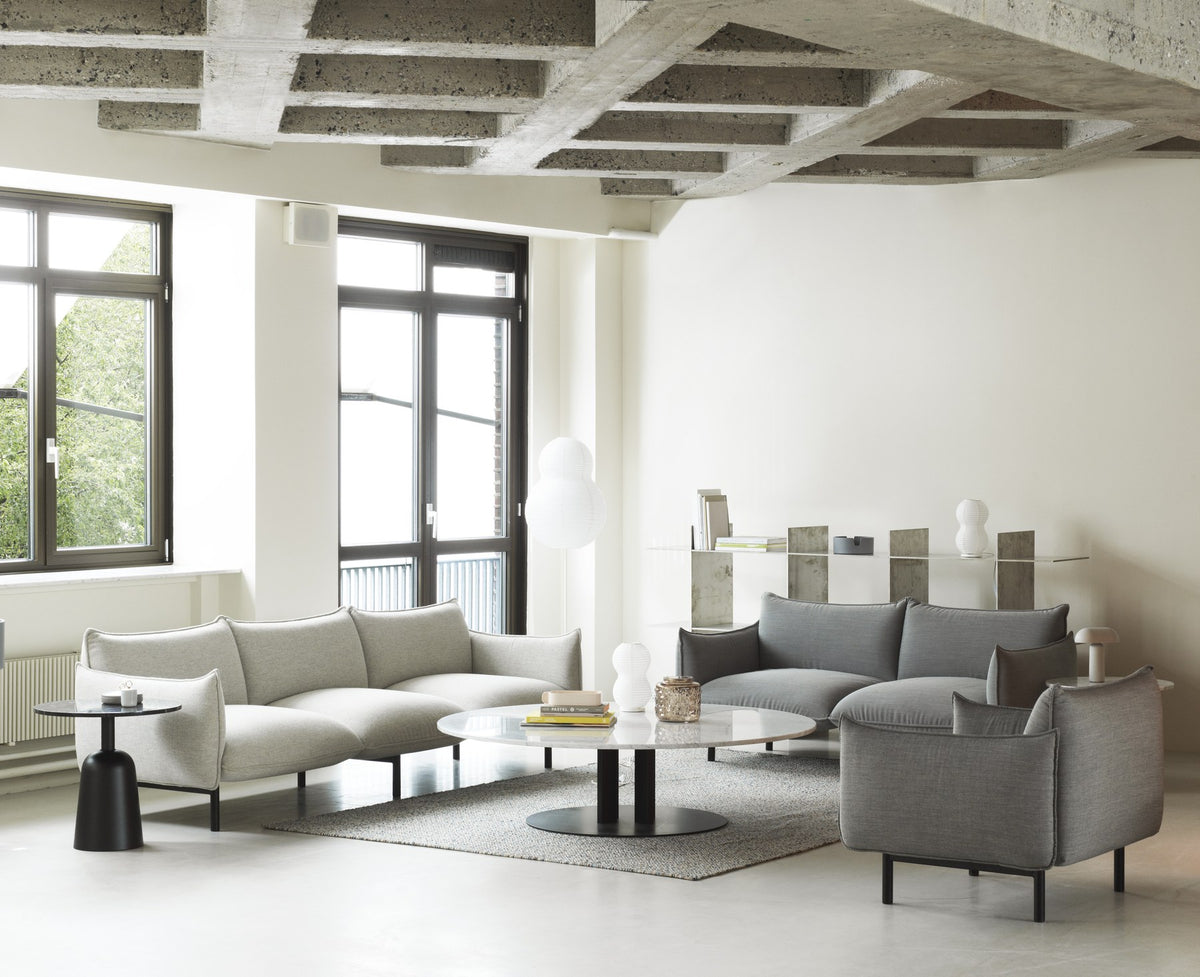 Ark modulares 2-Sitzer Sofa von Normann Copenhagen in Hellblau, gepolstert mit geschwungenen Kissenformen auf Stahlbeinen.