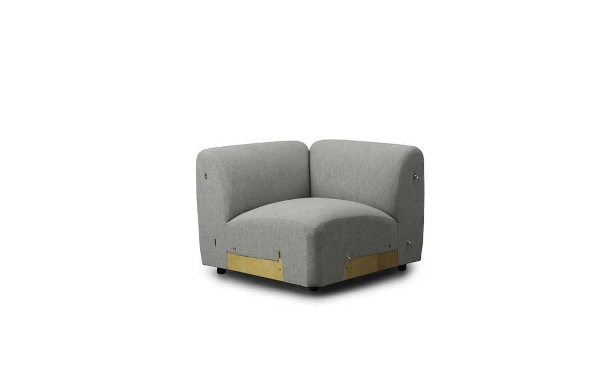 Eckmodul des Swell Sofas von Normann Copenhagen in Stoff Hallingdal 0110, mit gepolstertem Sitz, geschwungenen Armlehnen und Eschenholzbeinen.