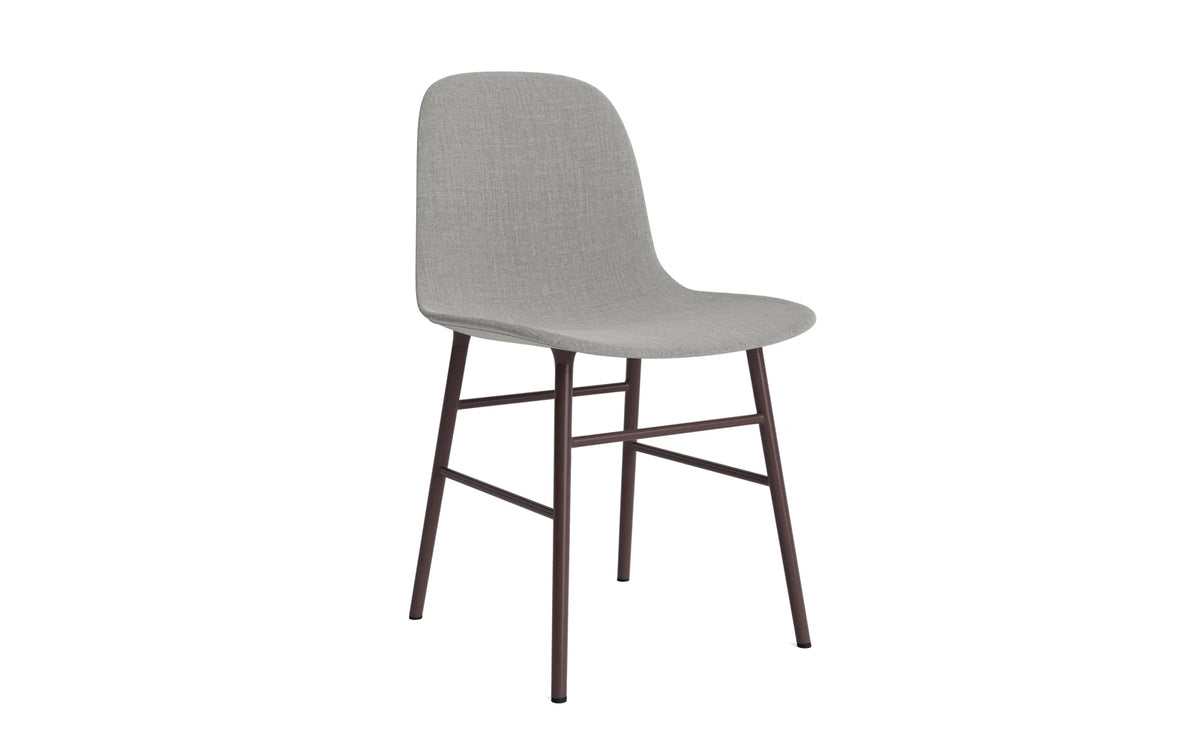 Form Stuhl gepolstert Braun Stahl Remix in Remix 133 präsentiert im Onlineshop von KAQTU Design AG. Stuhl ist von Normann Copenhagen