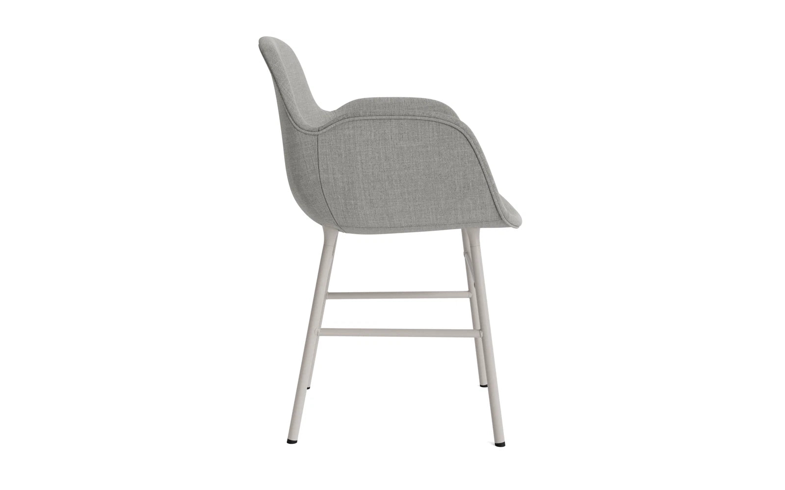 Form Lehnstuhl gepolstert Warmes Grau Stahl Remix in Remix 133 präsentiert im Onlineshop von KAQTU Design AG. Stuhl mit Armlehne ist von Normann Copenhagen