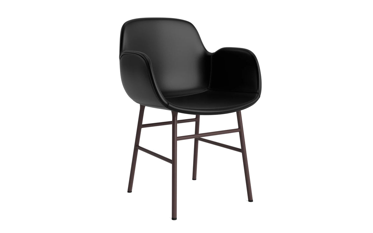 Form Lehnstuhl gepolstert Braun Stahl Ultra Leder in Ultra 41599 präsentiert im Onlineshop von KAQTU Design AG. Stuhl mit Armlehne ist von Normann Copenhagen