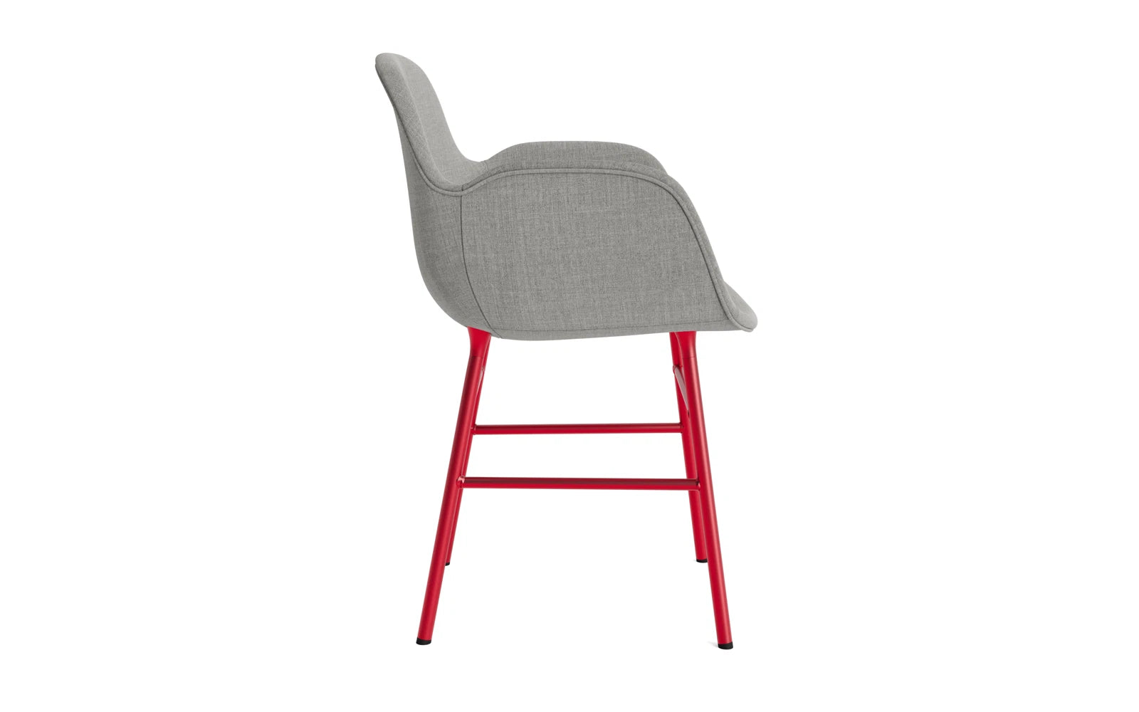 Form Lehnstuhl gepolstert Leuchtendes Rot Stahl Remix in Remix 133 präsentiert im Onlineshop von KAQTU Design AG. Stuhl mit Armlehne ist von Normann Copenhagen