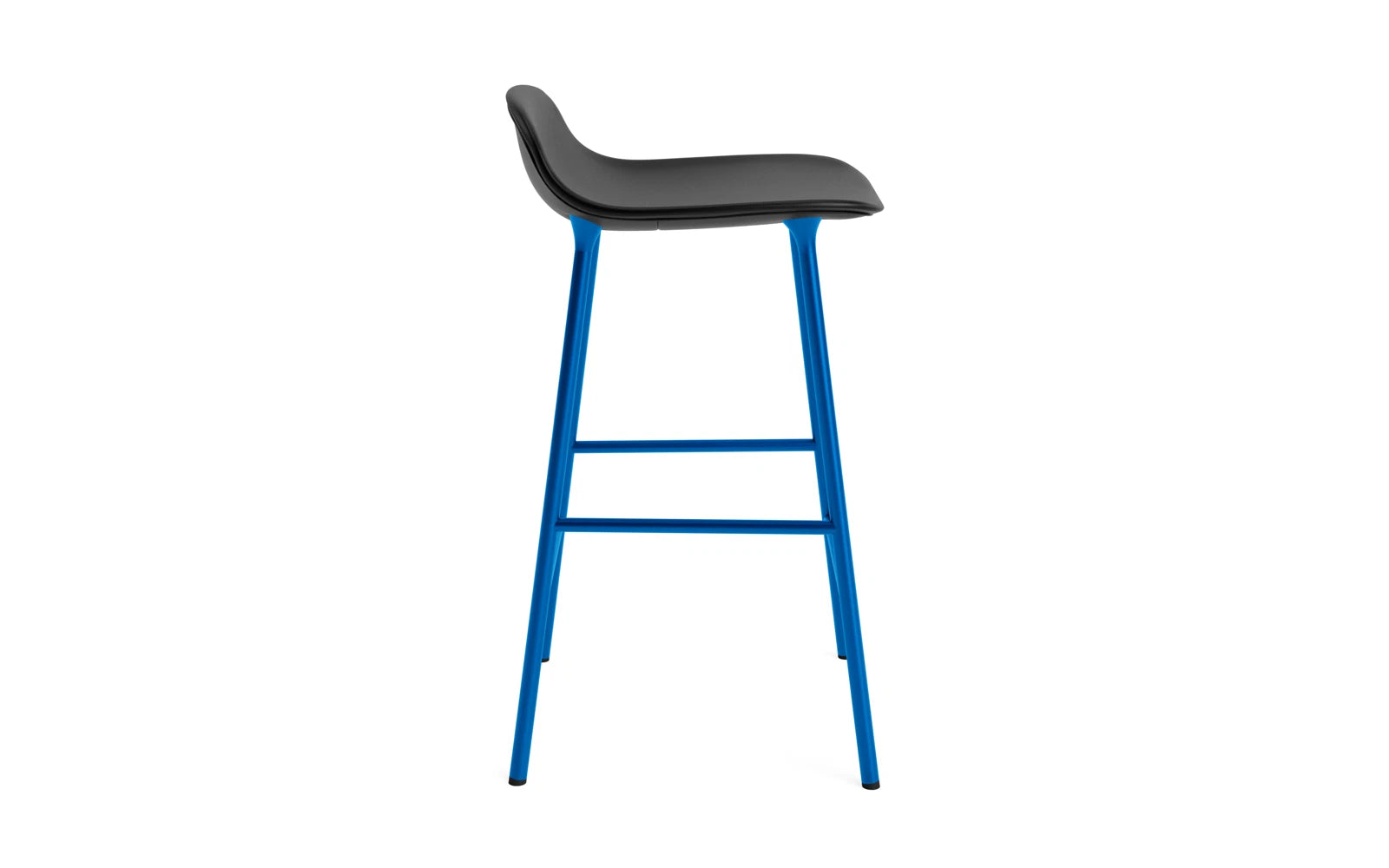 Form Barstuhl 65 cm gepolstert leuchtendes blau Stahl Ultra in Ultra 41599 präsentiert im Onlineshop von KAQTU Design AG. Barstuhl ist von Normann Copenhagen