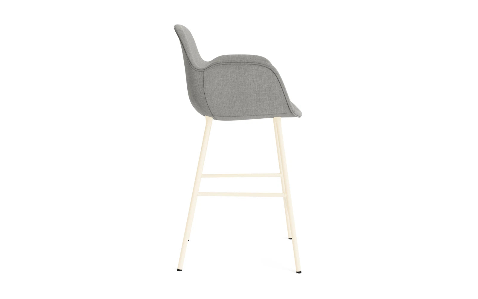 Form Barstuhl mit Armlehne 65 cm gepolstert Creme Stahl/Remix in Remix 133 präsentiert im Onlineshop von KAQTU Design AG. Barstuhl ist von Normann Copenhagen