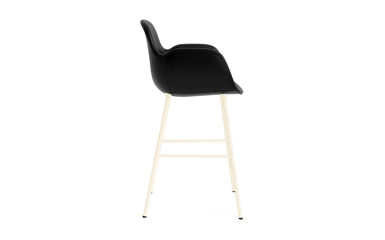 Form Barstuhl mit Armlehne 65 cm gepolstert Creme Stahl/Ultra leder in Ultra 41599 präsentiert im Onlineshop von KAQTU Design AG. Barstuhl ist von Normann Copenhagen