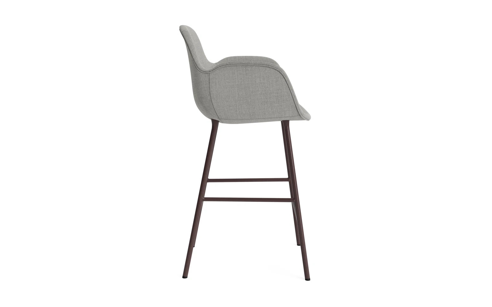 Form Barstuhl mit Armlehne 65 cm gepolstert Braun Stahl/Remix in Remix 133 präsentiert im Onlineshop von KAQTU Design AG. Barstuhl ist von Normann Copenhagen