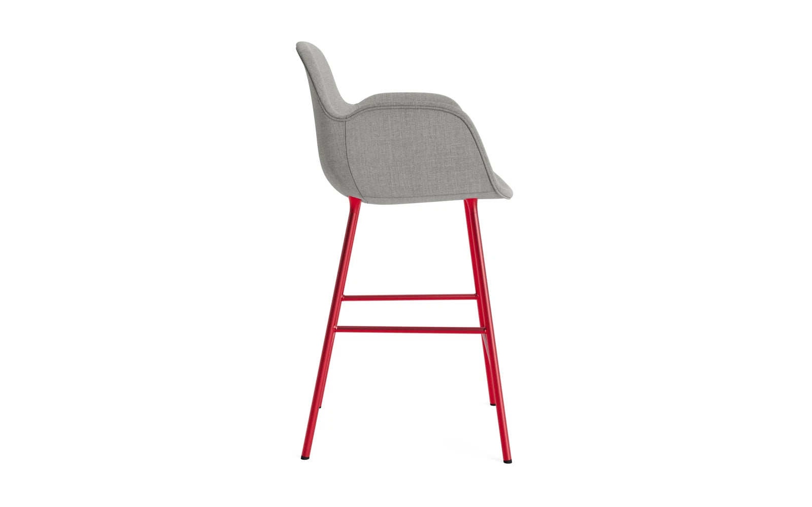 Form Barstuhl mit Armlehne 65 cm gepolstert Leuchtendes Rot Stahl/Remix in Remix 133 präsentiert im Onlineshop von KAQTU Design AG. Barstuhl ist von Normann Copenhagen