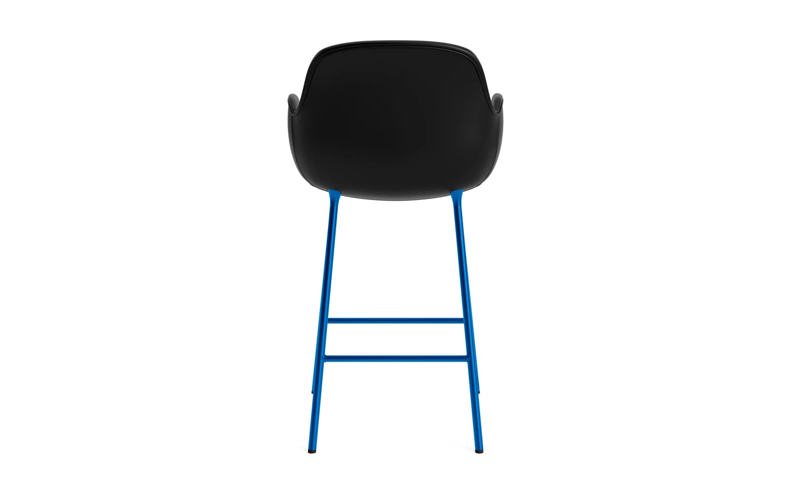 Form Barstuhl mit Armlehne 65 cm gepolstert Leuchtendes blau Stahl/Ultra leder in Ultra 41599 präsentiert im Onlineshop von KAQTU Design AG. Barstuhl ist von Normann Copenhagen