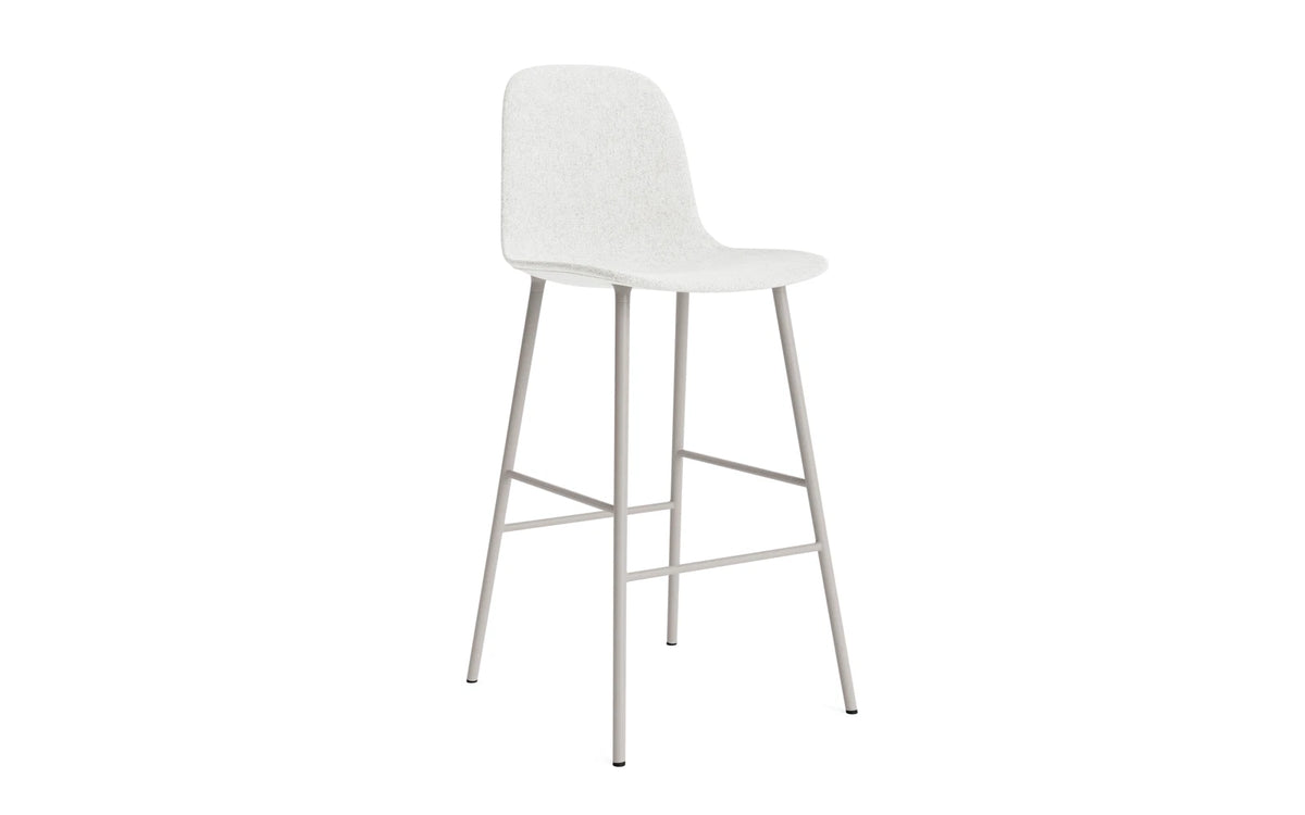 Form Barstuhl 75 cm gepolstert Warmes grau Stahl Hallingdal in Hallingdal 110 präsentiert im Onlineshop von KAQTU Design AG. Barstuhl ist von Normann Copenhagen