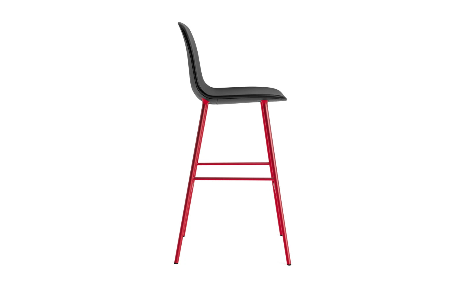 Form Barstuhl 75 cm gepolstert Leuchtendes Rot stahl/Ultra leder in Ultra 41599 präsentiert im Onlineshop von KAQTU Design AG. Barstuhl ist von Normann Copenhagen