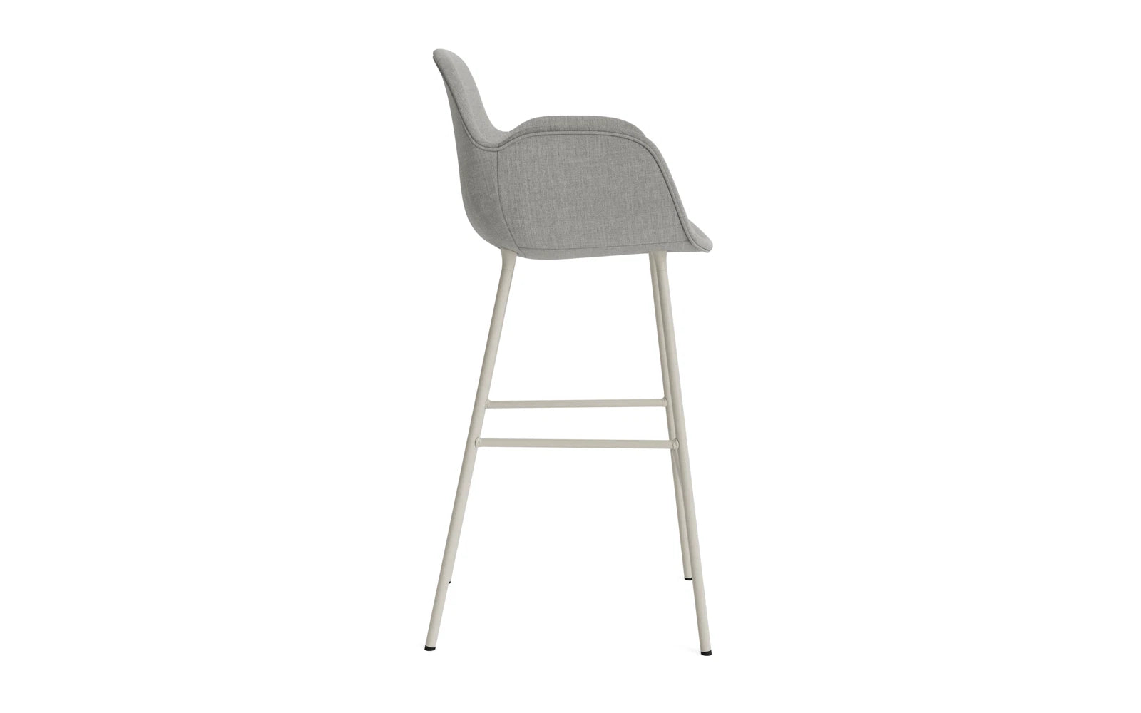Form Barstuhl mit Armlehne 75 cm gepolstert Hellgrau Stahl/Remix in Remix 133 präsentiert im Onlineshop von KAQTU Design AG. Barstuhl ist von Normann Copenhagen