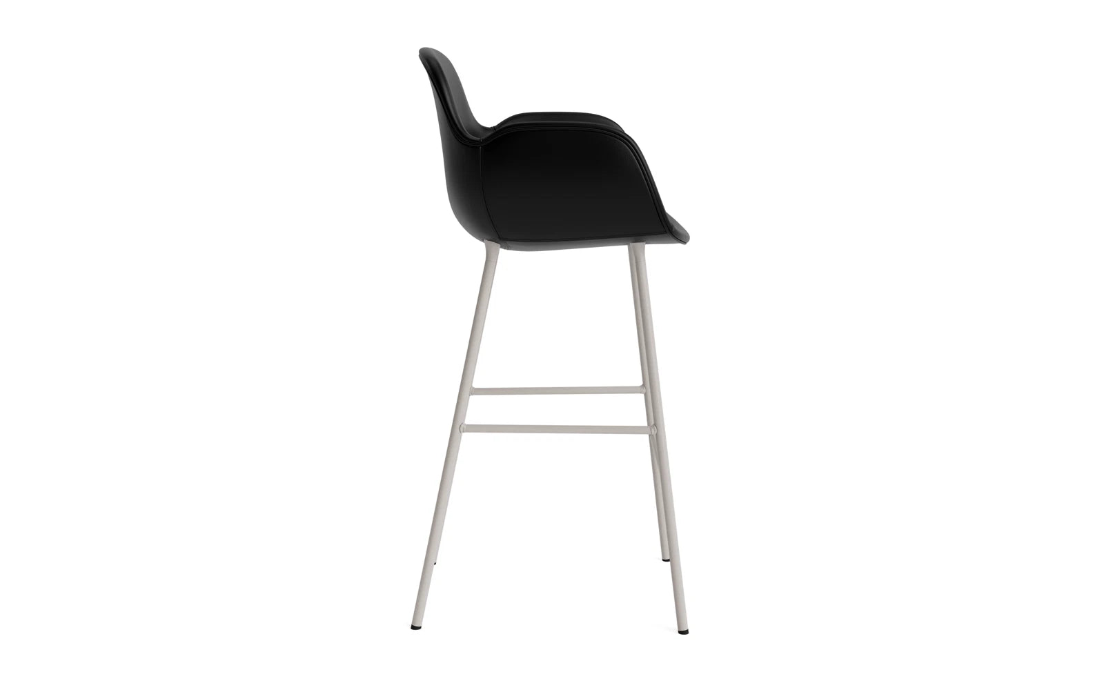 Form Barstuhl mit Armlehne 75 cm gepolstert Warmes grau Stahl/Ultra leder in Ultra 41599 präsentiert im Onlineshop von KAQTU Design AG. Barstuhl ist von Normann Copenhagen