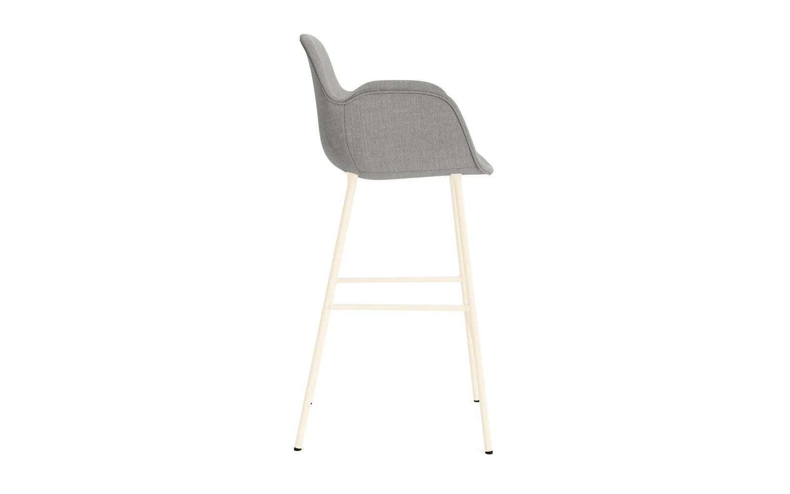 Form Barstuhl mit Armlehne 75 cm gepolstert Creme Stahl/Remix in Remix 133 präsentiert im Onlineshop von KAQTU Design AG. Barstuhl ist von Normann Copenhagen
