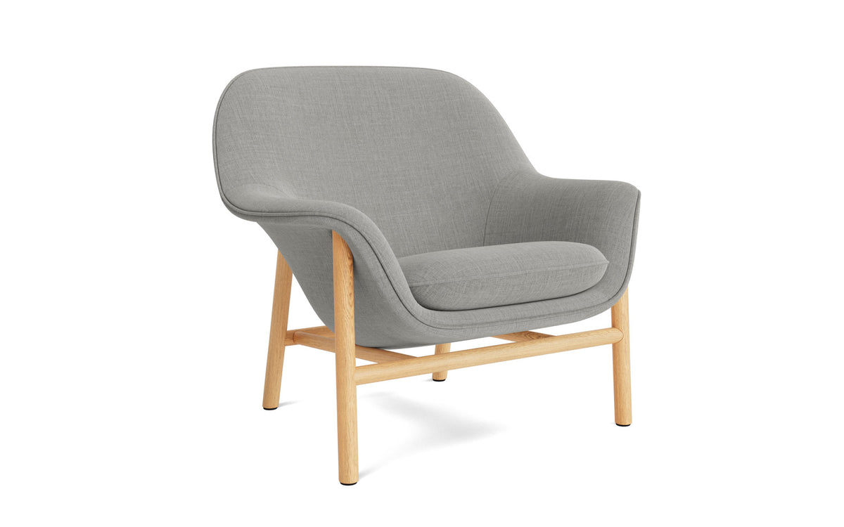 Drape Lounge-Sessel niedrig Eiche Remix in Remix 133 präsentiert im Onlineshop von KAQTU Design AG. Sessel ist von Normann Copenhagen