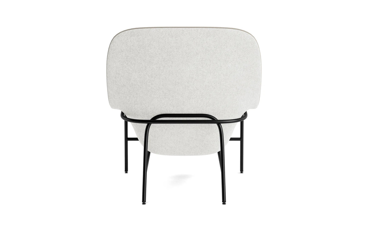 Drape Lounge-Sessel hoch schwarz Stahl Hallingdal in Hallingdal 110 präsentiert im Onlineshop von KAQTU Design AG. Sessel ist von Normann Copenhagen