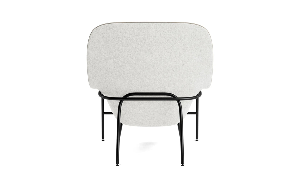 Drape Lounge-Sessel Hoch mitt Kopfstütze schwarzes stahl Hallingdal in Hallingdal 110 präsentiert im Onlineshop von KAQTU Design AG. Sessel ist von Normann Copenhagen