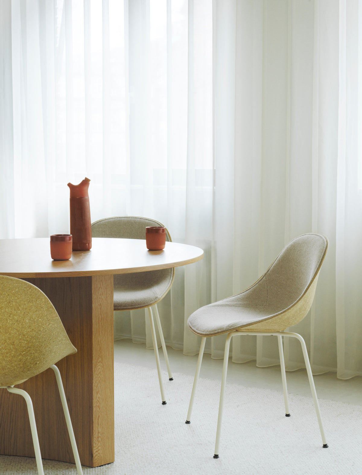 Mat Stuhl polster Hanffasern Schwartz stahl in Remix 133 präsentiert im Onlineshop von KAQTU Design AG. Stuhl ist von Normann Copenhagen