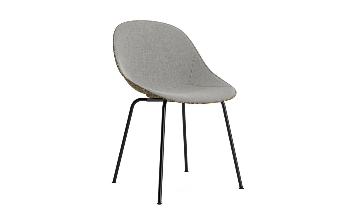 Mat Stuhl polster Seegras Schwartz stahl in Remix 133 präsentiert im Onlineshop von KAQTU Design AG. Stuhl ist von Normann Copenhagen