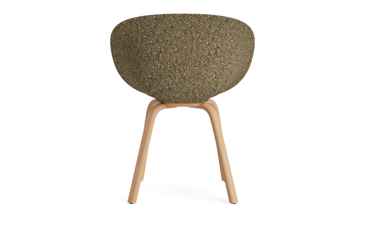 Mat Lehnstuhl Frontpolster Seegras Buchenholz in Hallingdal 110 präsentiert im Onlineshop von KAQTU Design AG. Stuhl mit Armlehne ist von Normann Copenhagen