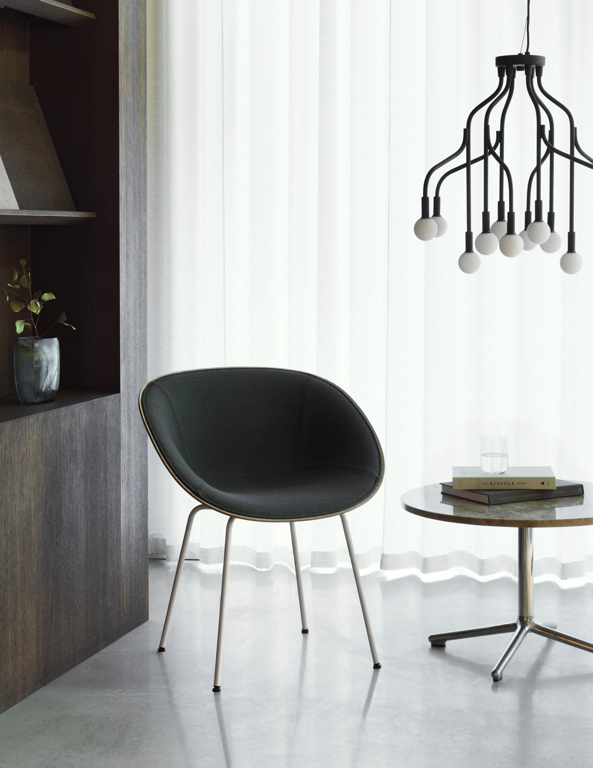 Mat Lehnstuhl polster Seegras Creme stahl in Hallingdal 110 präsentiert im Onlineshop von KAQTU Design AG. Stuhl mit Armlehne ist von Normann Copenhagen