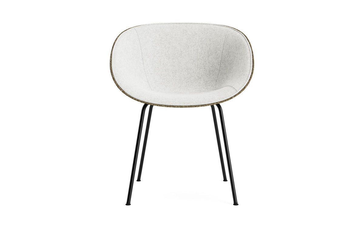 Mat Lehnstuhl polster Seegras Schwartz stahl in Hallingdal 110 präsentiert im Onlineshop von KAQTU Design AG. Stuhl mit Armlehne ist von Normann Copenhagen