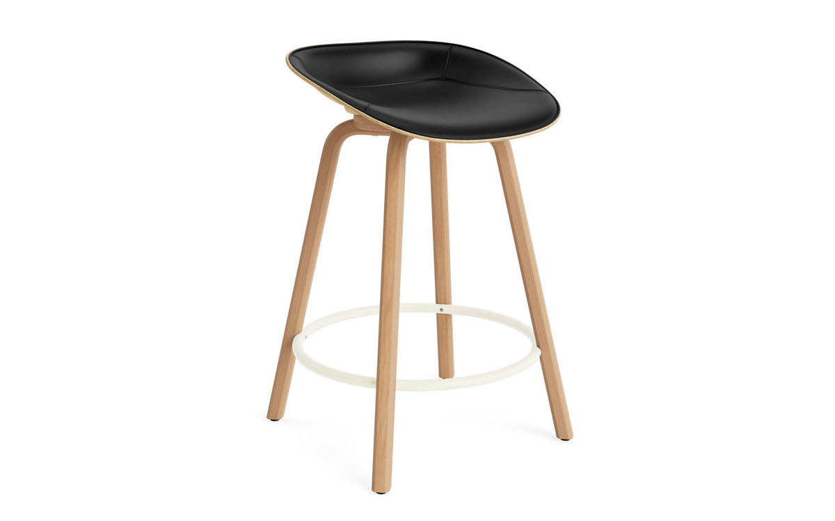 Mat Barstuhl 65 cm Frontpolster Hanffasern Buchenholz/creme in Ultra 41599 präsentiert im Onlineshop von KAQTU Design AG. Barstuhl ist von Normann Copenhagen