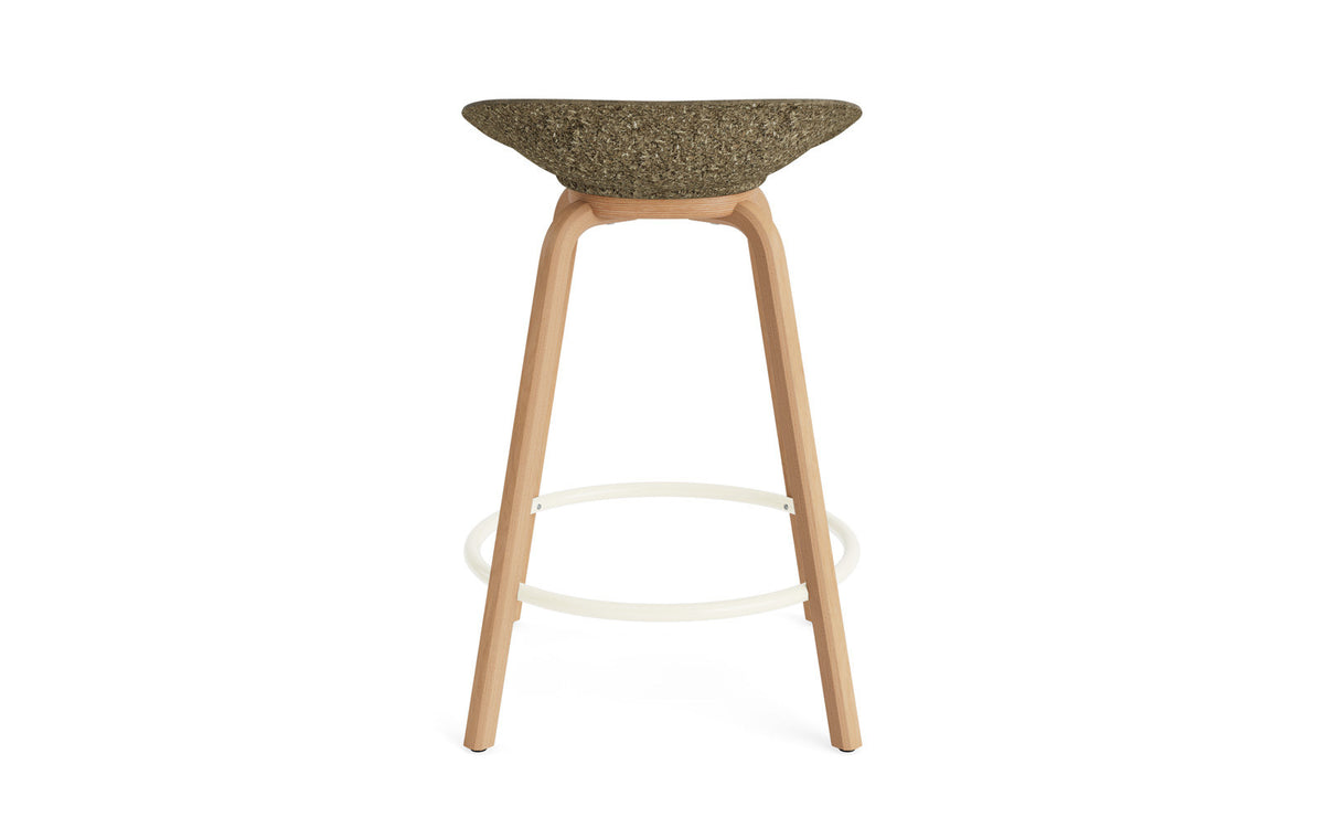 Mat Barstuhl 65 cm Frontpolster Seegras Buchenholz/creme in Remix 133 präsentiert im Onlineshop von KAQTU Design AG. Barstuhl ist von Normann Copenhagen