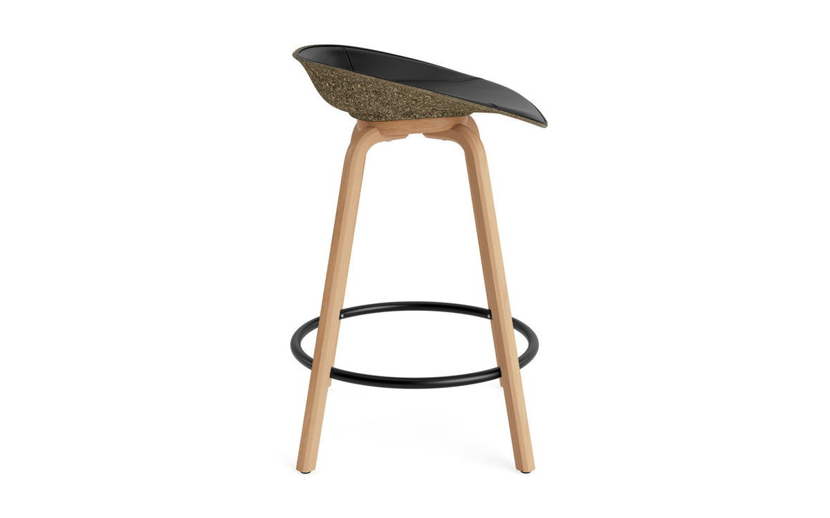 Mat Barstuhl 65 cm Frontpolster Seegras Buchenholz/schwarz in Ultra 41599 präsentiert im Onlineshop von KAQTU Design AG. Barstuhl ist von Normann Copenhagen
