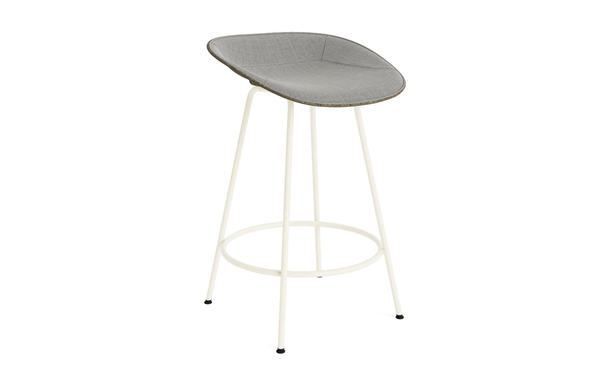 Mat Barstuhl 65 cm Frontpolster Seegras creme Stahl in Remix 133 präsentiert im Onlineshop von KAQTU Design AG. Barstuhl ist von Normann Copenhagen