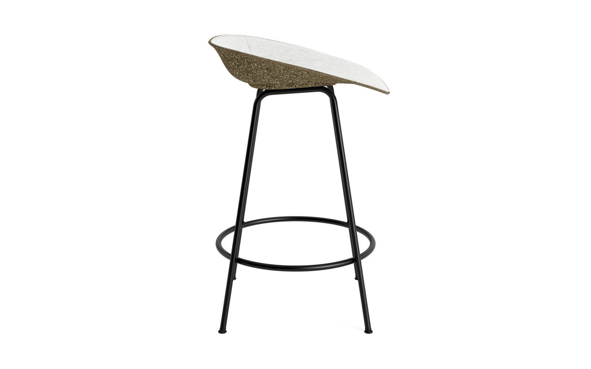 Mat Barstuhl 65 cm Frontpolster Seegras schwartz Stahl in Hallingdal 110 präsentiert im Onlineshop von KAQTU Design AG. Barstuhl ist von Normann Copenhagen