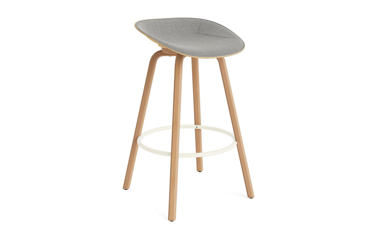 Mat Barstuhl 75 cm Frontpolster Hanffasern Buchenholz/creme in Remix 133 präsentiert im Onlineshop von KAQTU Design AG. Barstuhl ist von Normann Copenhagen