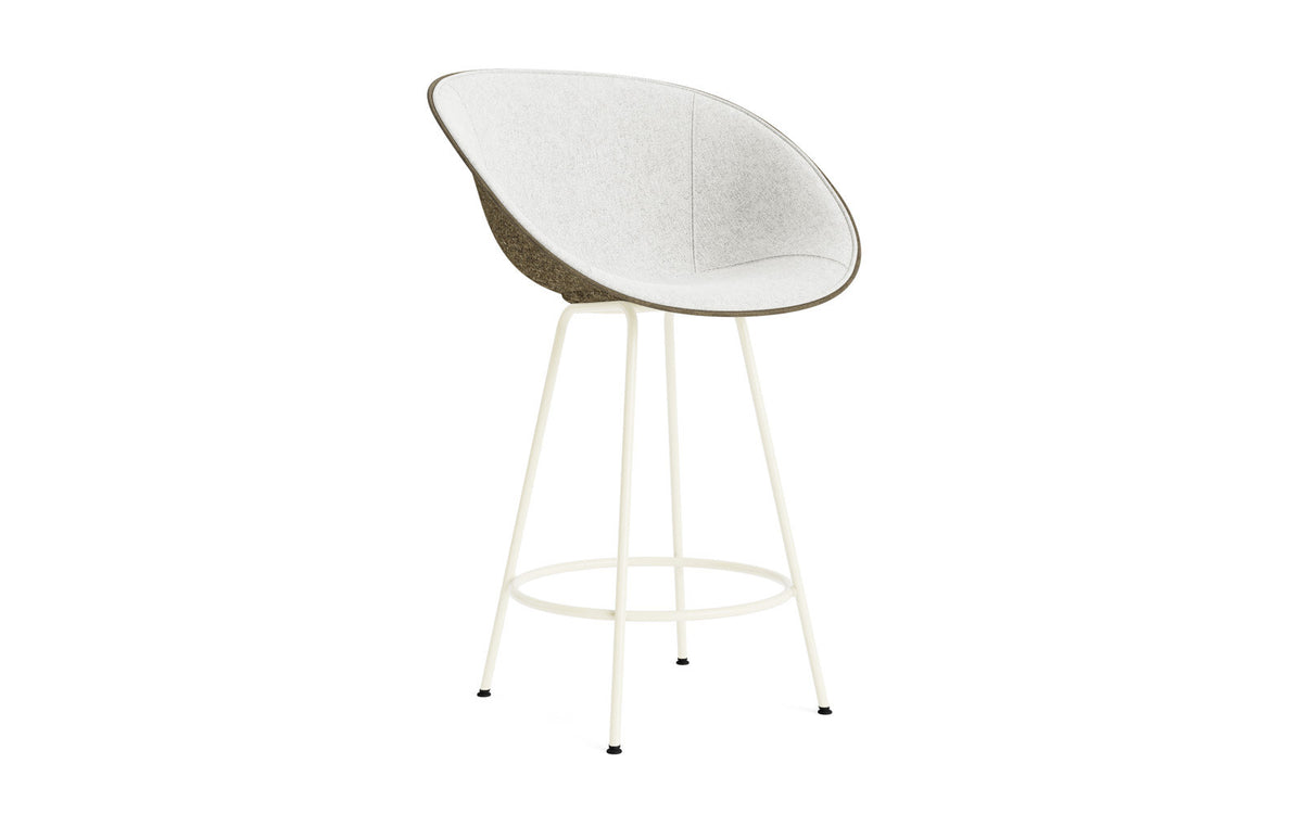 Mat Barstuhl mit Armlehne 65 cm Frontpolster Seegras creme Stahl in Hallingdal 110 präsentiert im Onlineshop von KAQTU Design AG. Barstuhl ist von Normann Copenhagen