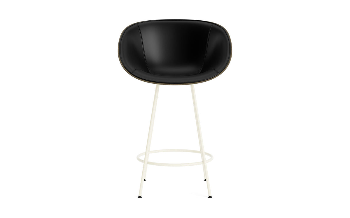 Mat Barstuhl mit Armlehne 65 cm Frontpolster Seegras creme Stahl in Ultra 41599 präsentiert im Onlineshop von KAQTU Design AG. Barstuhl ist von Normann Copenhagen