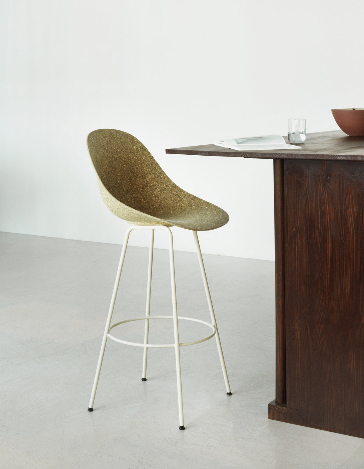 Mat Barstuhl 75 cm Frontpolster Seegras schwartz Stahl in Hallingdal 110 präsentiert im Onlineshop von KAQTU Design AG. Barstuhl ist von Normann Copenhagen