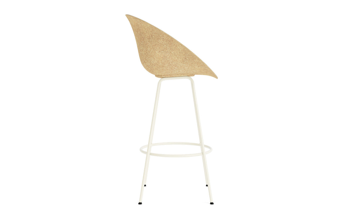 Mat Barstuhl mit Armlehne 75 cm Frontpolster Hanffasern creme Stahl in Hallingdal 110 präsentiert im Onlineshop von KAQTU Design AG. Barstuhl ist von Normann Copenhagen