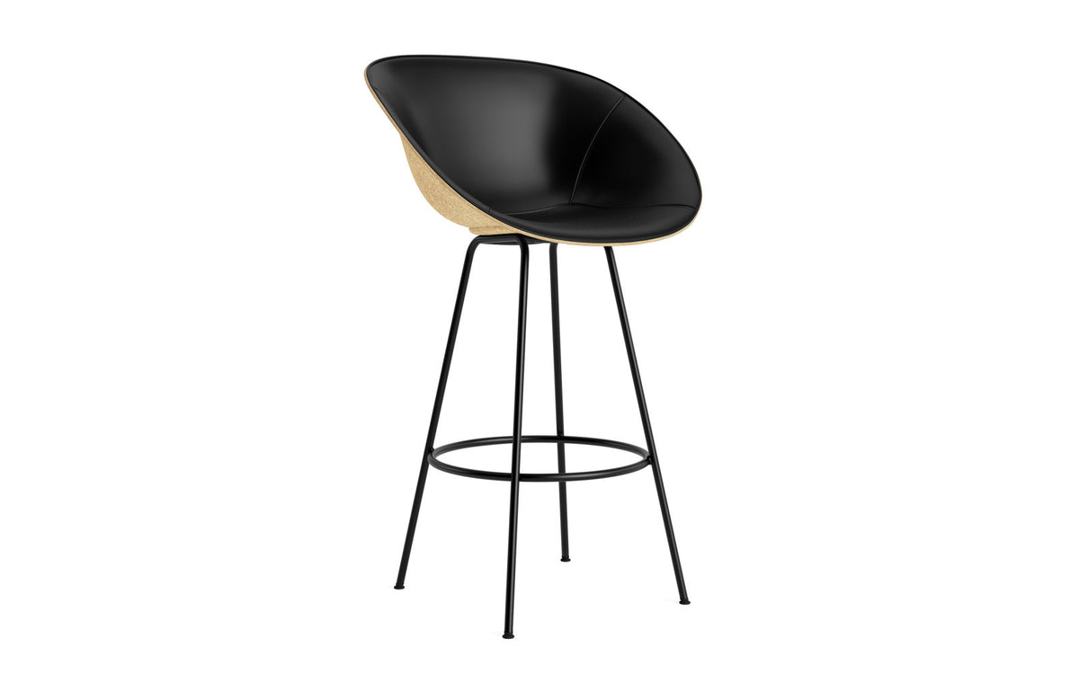 Mat Barstuhl mit Armlehne 75 cm Frontpolster Hanffasern schwarzes Stahl in Ultra 41599 präsentiert im Onlineshop von KAQTU Design AG. Barstuhl ist von Normann Copenhagen
