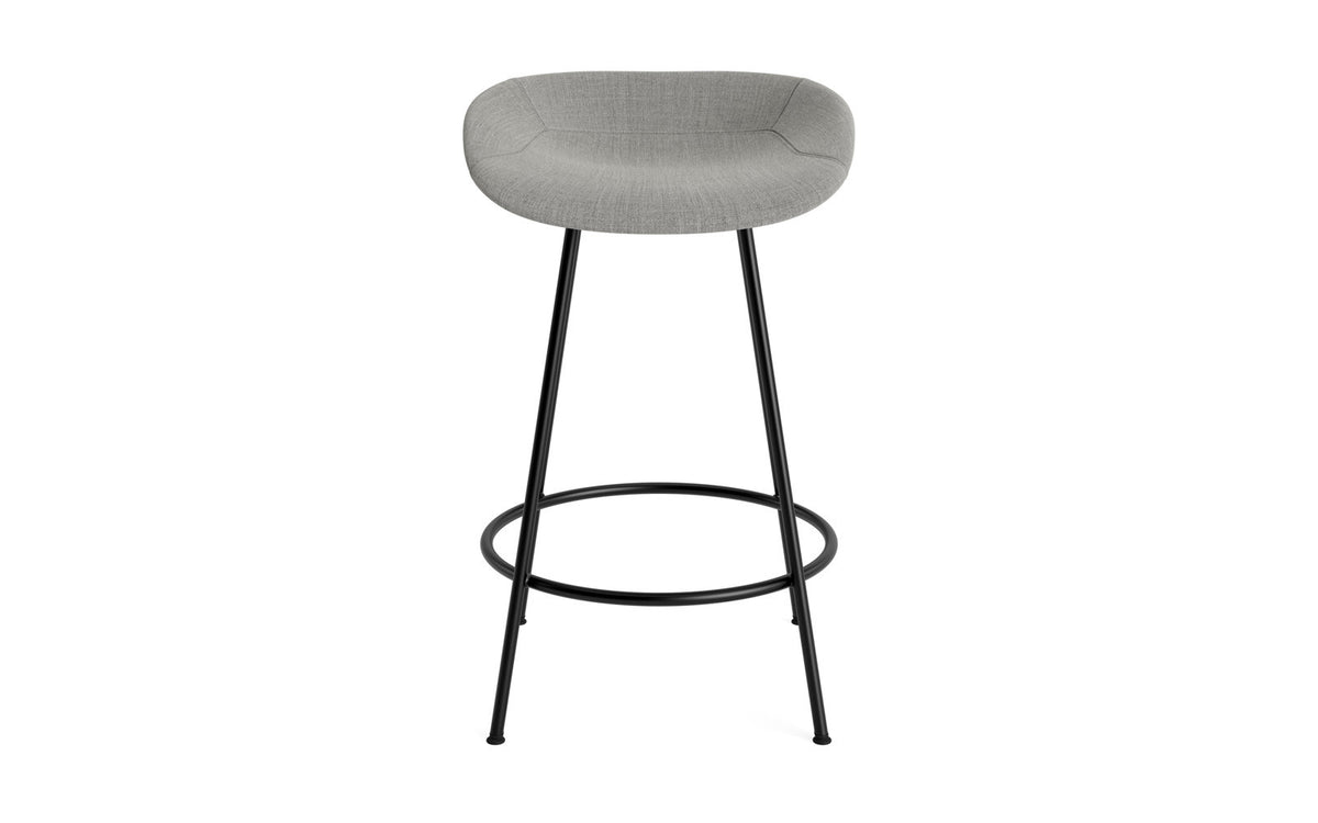Mat Barstuhl 65 cm vollpolster schwarzes Stahl in Remix 133 präsentiert im Onlineshop von KAQTU Design AG. Barstuhl ist von Normann Copenhagen